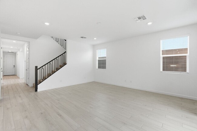 Foto del edificio - Brand New! Never Lived In! 5 Bedrooms!