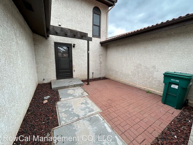 Building Photo - 2 br, 1.5 bath House - 7416 Alameda CT.