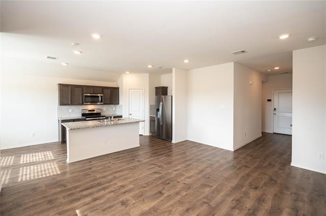 Foto del edificio - 706 Meadow Creek Ln