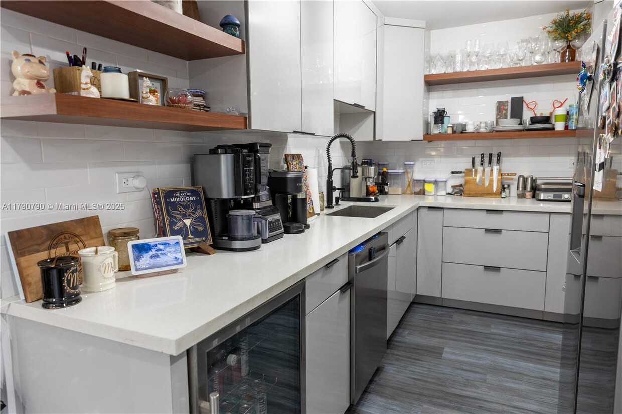 Foto principal - 20355 NE 34th Ct