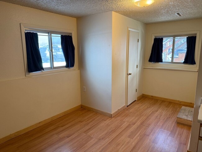 Foto del edificio - 1616 Durston Rd