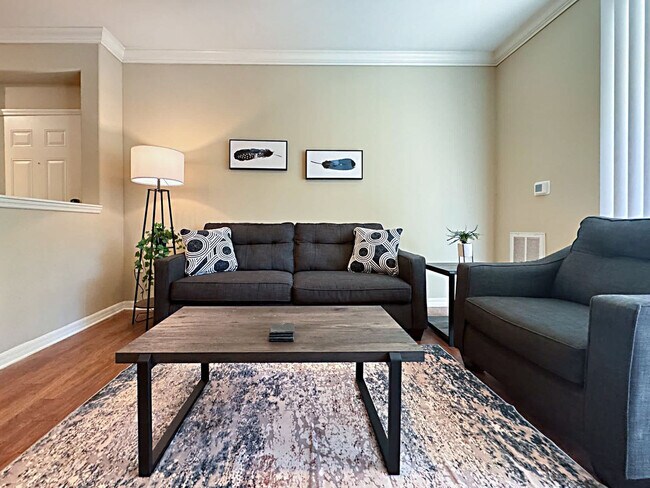 Foto del edificio - 1770 Bearberry Cir