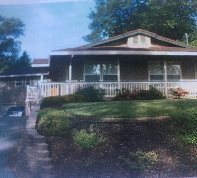 Foto del edificio - 23874 Lakeview Ct