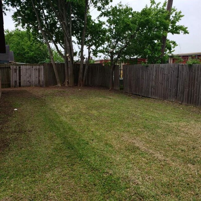 Building Photo - 15710 Mendocino Dr