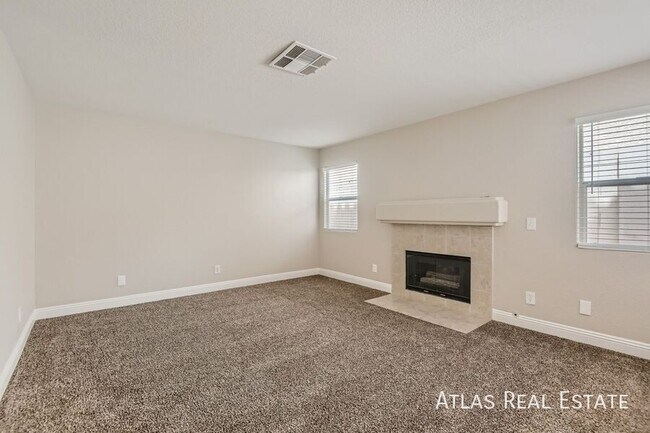 Building Photo - 2195 Eaglecloud Dr