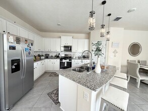 Building Photo - 592 Coastline Wy