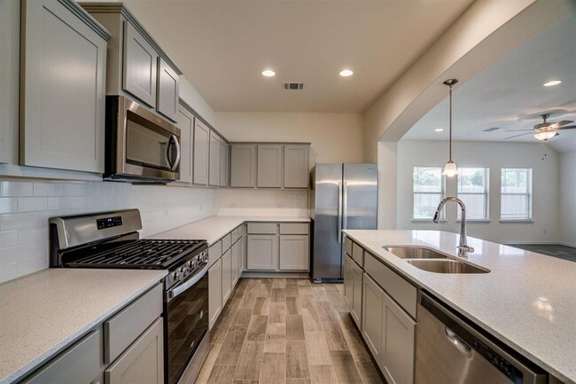 Building Photo - 3500 Pauling Loop