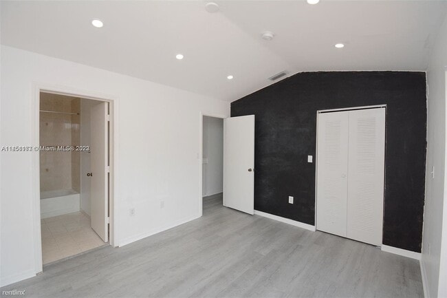 Building Photo - 3 br, 2.5 bath House - 8635 SW 152nd Ave A...