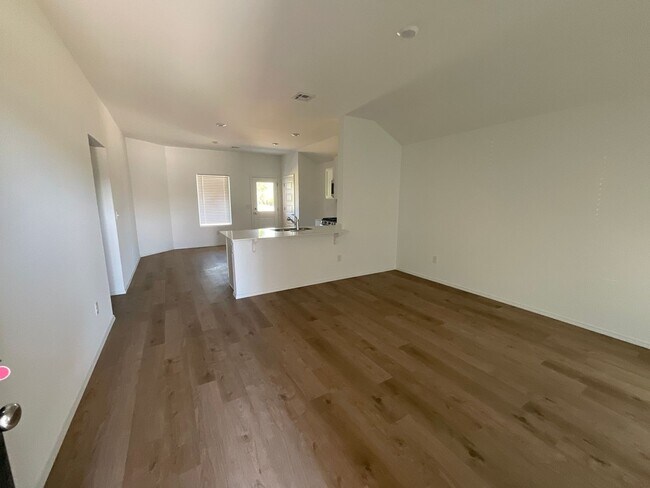 Foto del edificio - 2022 Meadow Ln