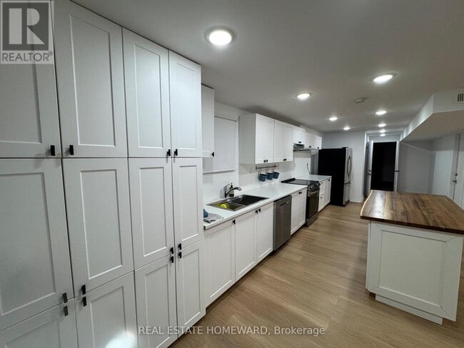 Building Photo - 16 Carew Blvd