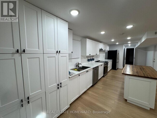 Photo du bâtiment - 16 Carew Blvd