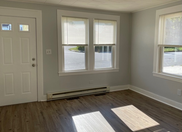 Livingroom to front door - 10 Prospect Ave