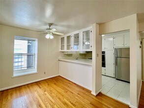 Building Photo - 3420 Mt Vernon St