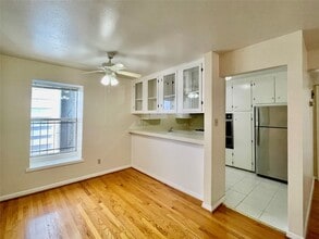 Building Photo - 3420 Mt Vernon St