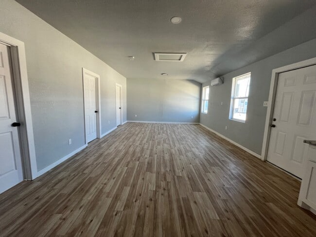 Building Photo - 2714 Observation Dr