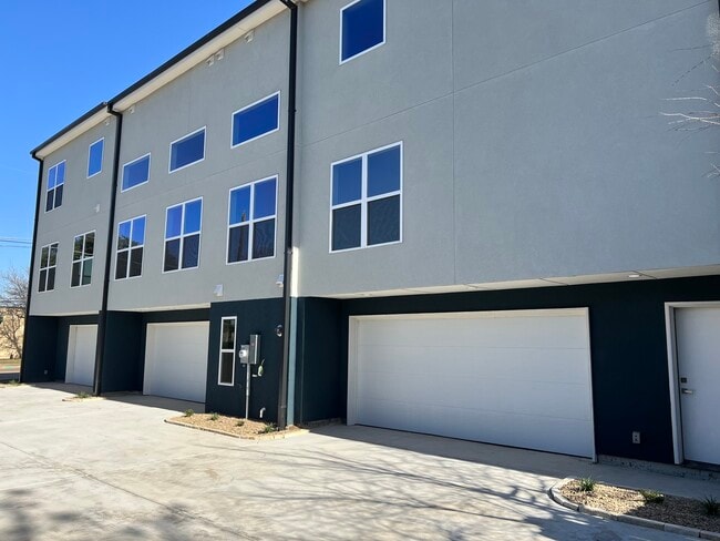 Building Photo - 1427 Pearson Street, Unit 1427