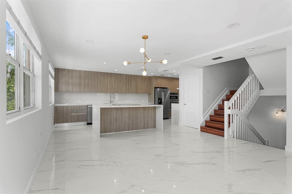 Foto principal - 620 NE 7th Ave
