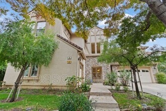 Building Photo - 265-269 S Sonrisa St