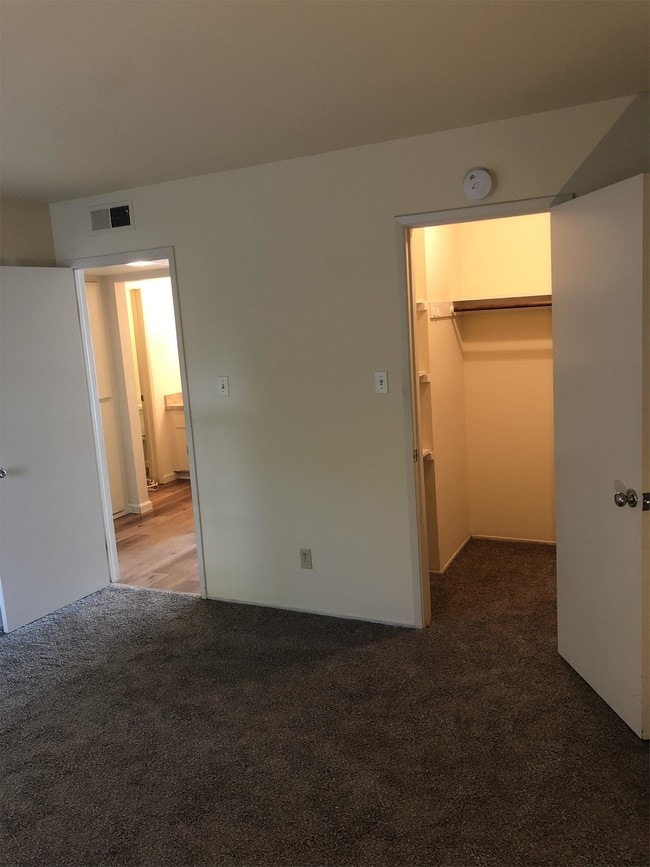Building Photo - 3949 K St