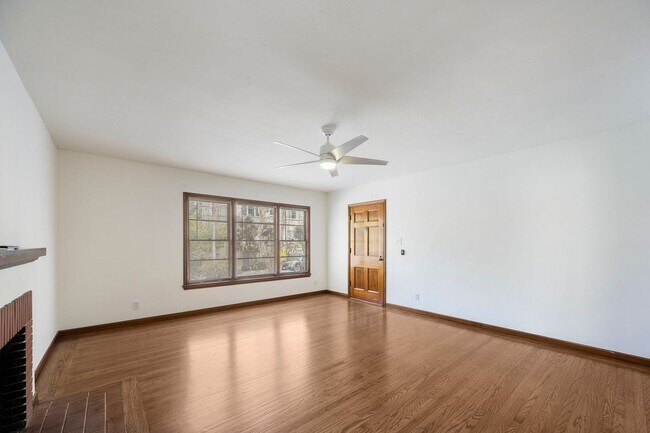 Building Photo - North Berkeley 2 Bedroom Rare Finds!