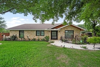 Building Photo - 301 Oak Ridge Rd
