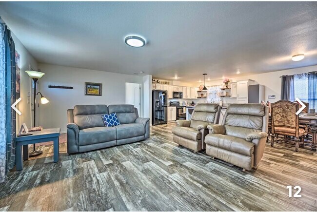 Building Photo - 11045 N Delta Dr