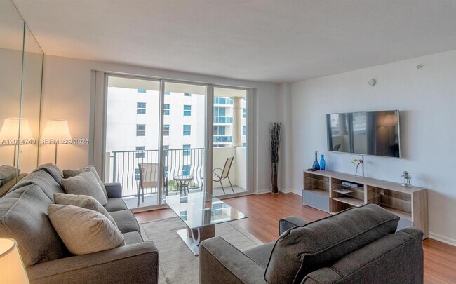 Foto del edificio - 9195 Collins Ave