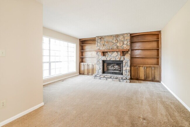 Foto del edificio - 935 Pine Hill Rd