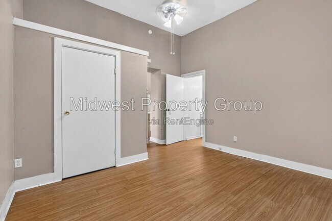 Foto del edificio - 3241 S Jefferson Ave