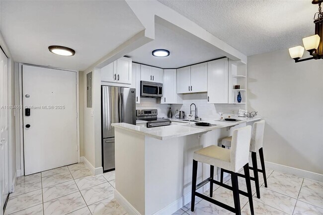 Foto del edificio - 253 S Cypress Rd