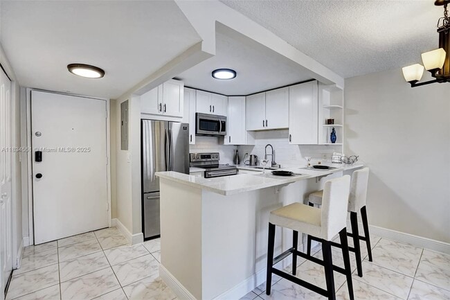 Building Photo - 253 S Cypress Rd