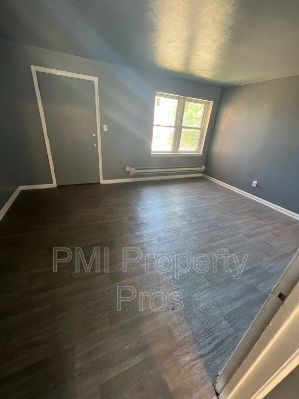 Primary Photo - 2425 19th St