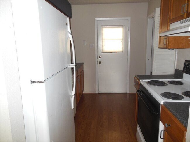 Foto del edificio - 2/1 Duplex in Beaumont