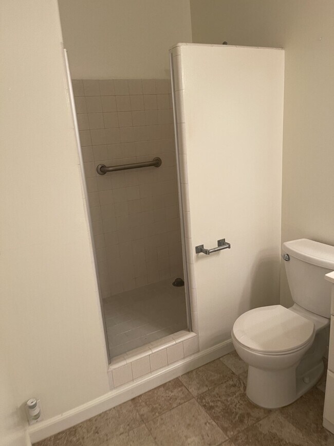 Foto del edificio - 425 Ena Rd