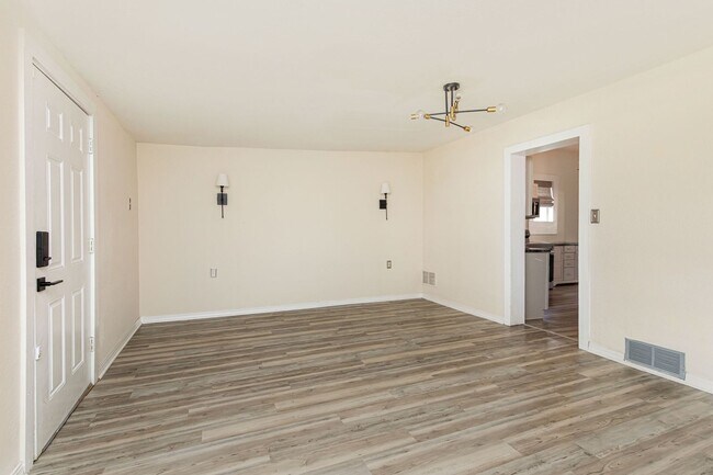 Foto del edificio - 1209 S Randolph St