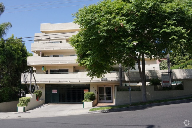 Building Photo - 939 Palm Avenue