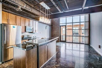 Building Photo - 3110 Thomas Ave