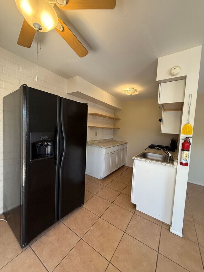 Building Photo - Town Home For Rent