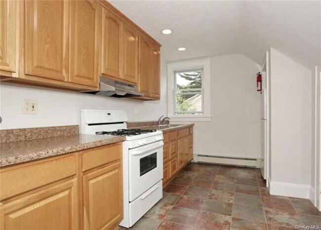 Building Photo - 298 S Middletown Rd