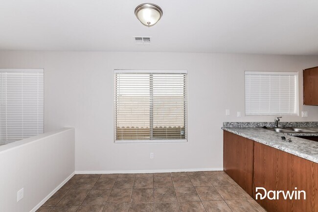 Building Photo - 5720 S 16TH LN, Phoenix, AZ 85041