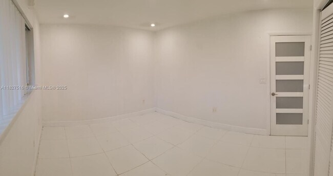 Foto del edificio - 3071 SW 27th Ave