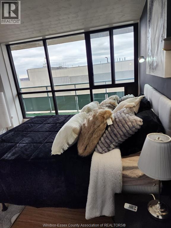 Building Photo - 111 Riverside Dr E