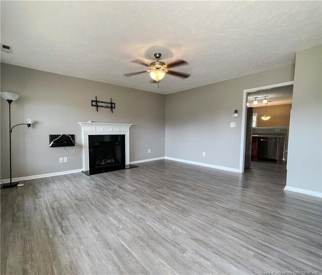 Building Photo - 395 Americana Dr