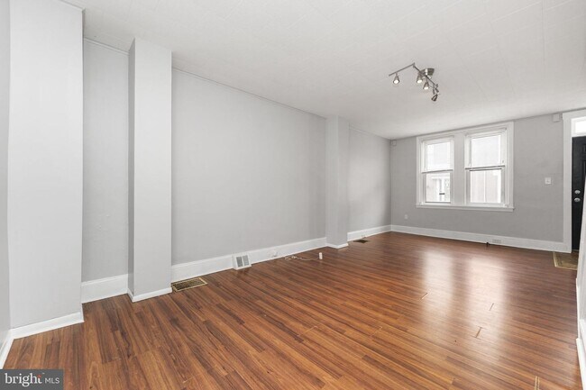 Building Photo - 3494 Weikel St