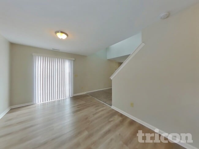 Building Photo - 2621 Grand Fir Dr