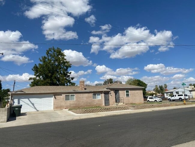 Building Photo - 309 Griffiths St