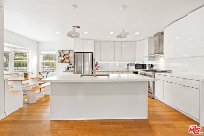 Building Photo - 2348 29th St