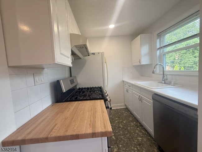 Building Photo - 747 Linden Ave