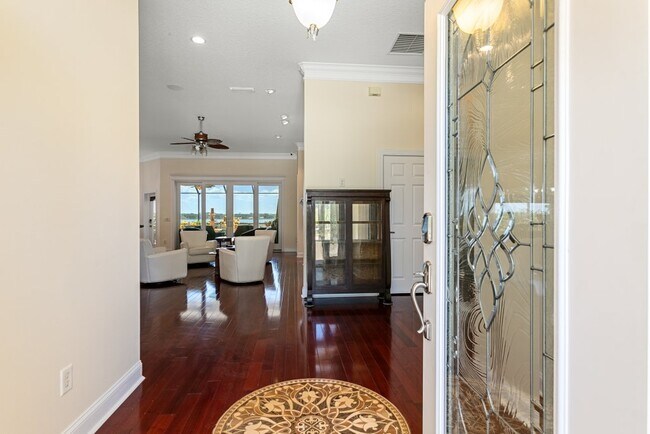 Foto del edificio - 316 View Point Pl