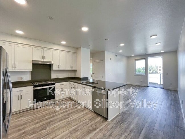 Foto del edificio - 42111 Osgood Rd